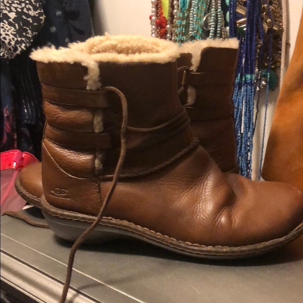 Ugg short boots